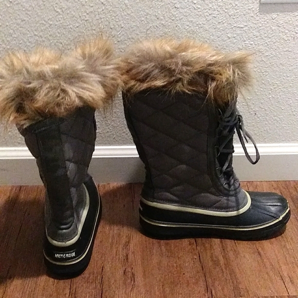 Arctic Ridge 3M Thinsulate size8 womens snow boots,water resistant,grey. - Picture 1 of 4